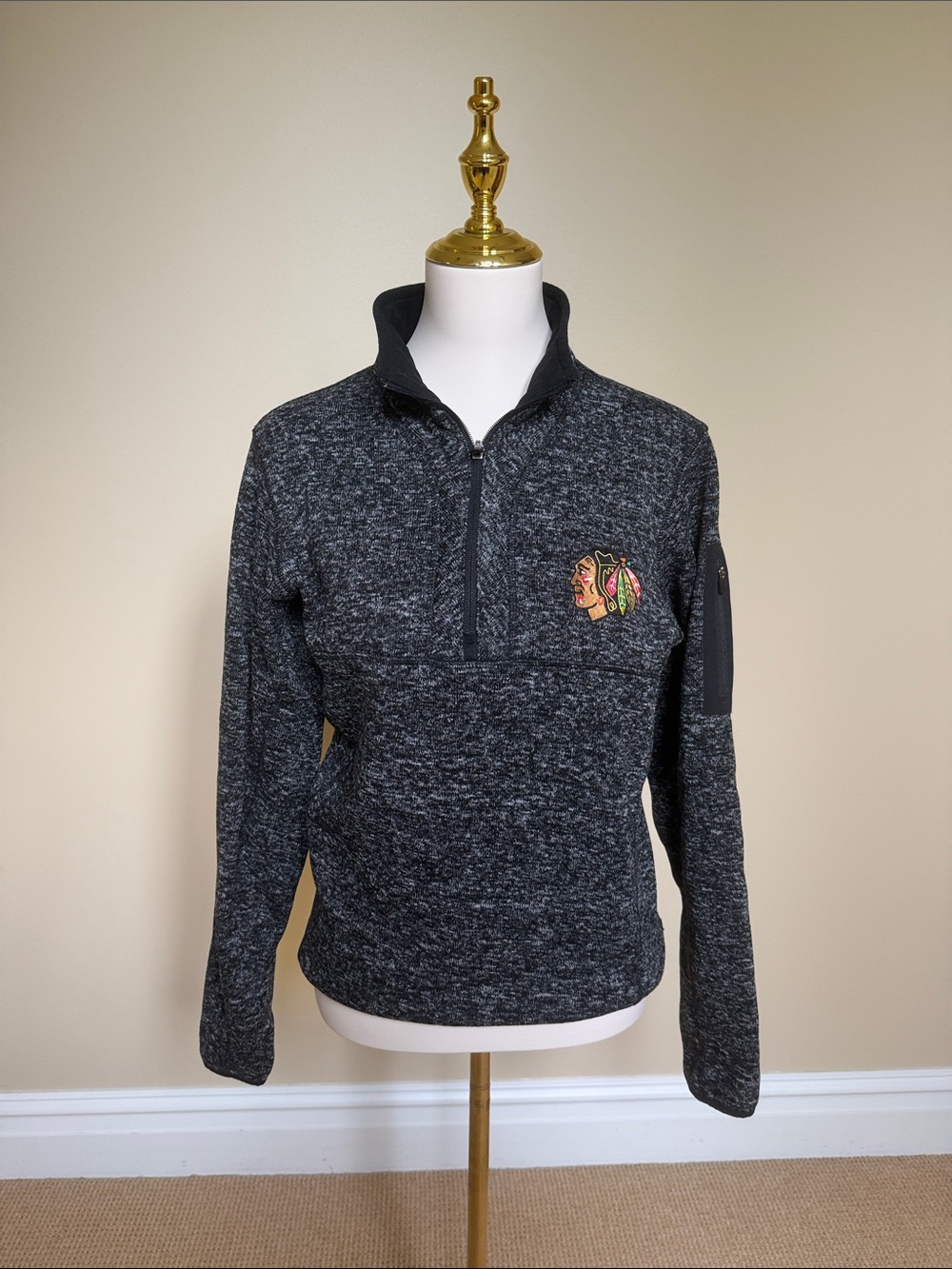Chicago Blackhawks Antigua Women’s Fleece 1/4 Zip Pullover Jacket NHL